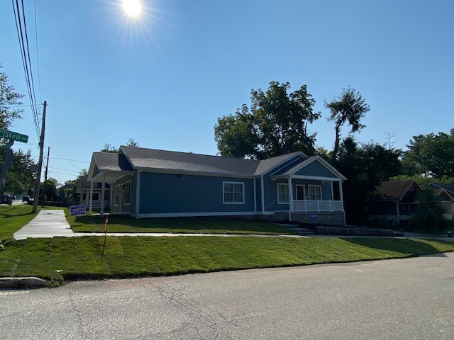 800 E Grimes Lane