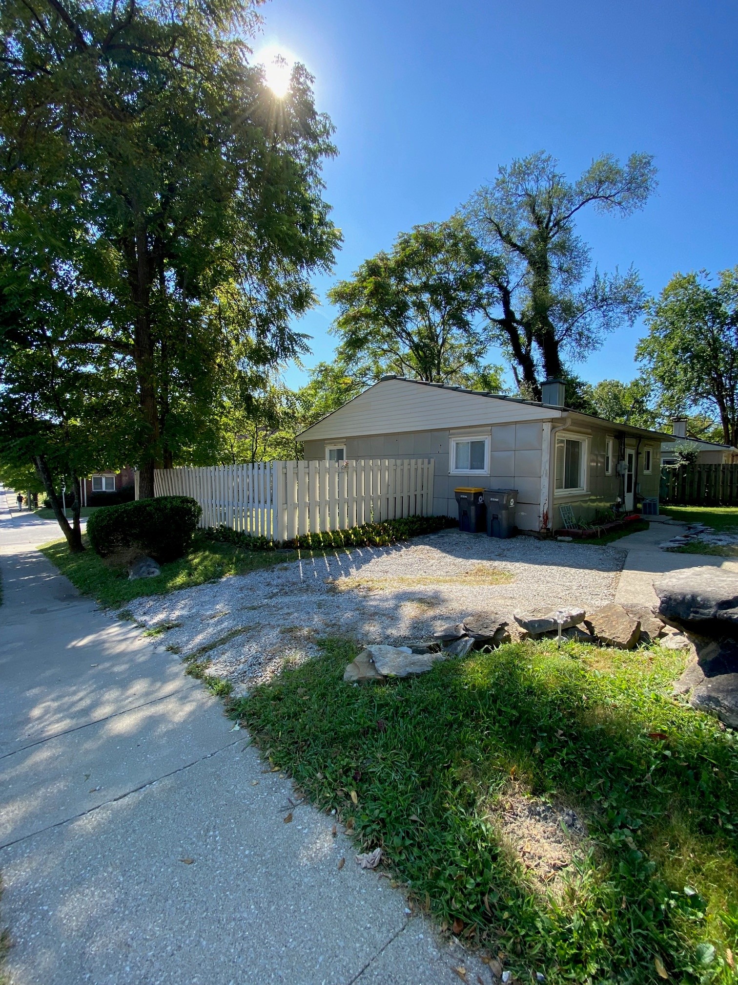 400 S Highland Ave